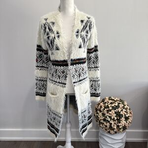 MM by My Michelle White Fuzzy Aztec Long Cardigan Sweater Sz M